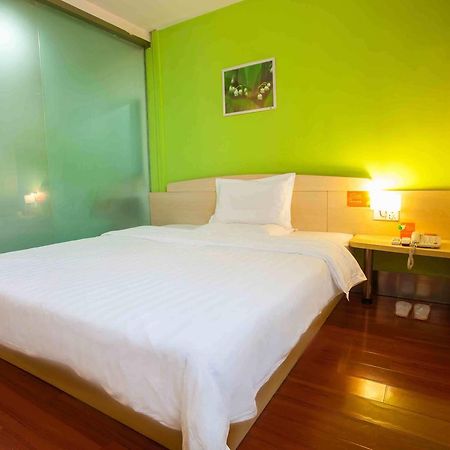 7Days Inn Lingshui Beidou Road Номер фото